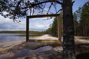 Luontotaidetta Suomun rannalta Kurkilahdesta