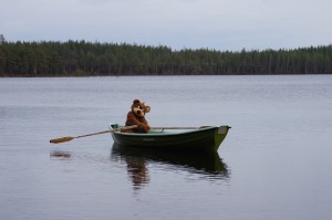 Nalle Karhu soutelee Mäntyjärvellä